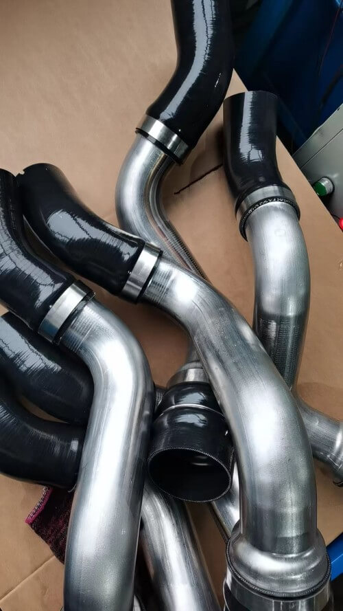 HIGH-PERFORMANCE  TURBO/ INTERCOOLER  hose